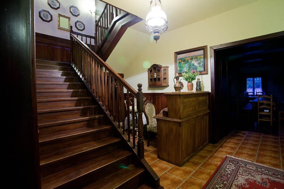 Dwor Na Wichrowym Wzgorzu Bed & Breakfast Przybyslawice Exterior photo